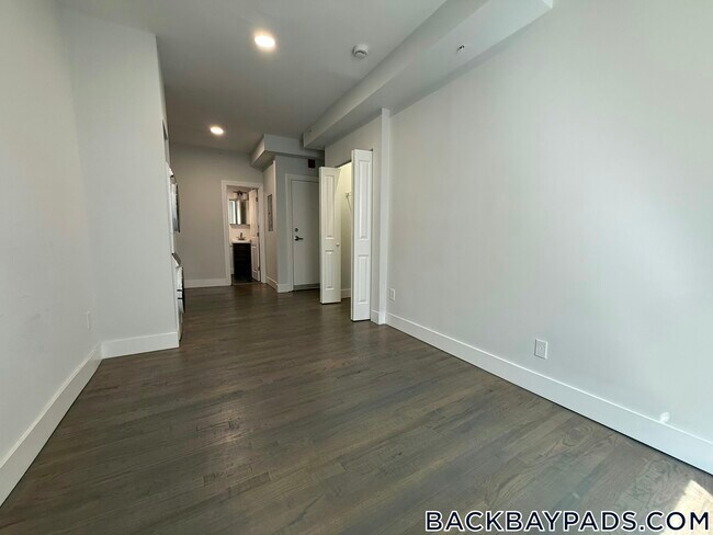 Foto del edificio - 270 Newbury St
