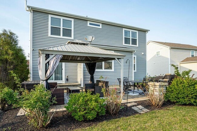 Building Photo - 123 Schellinger St