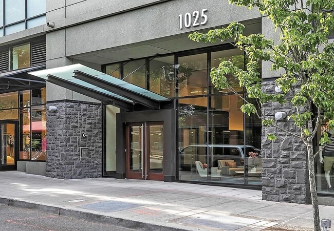 Foto del edificio - 1025 NW Couch