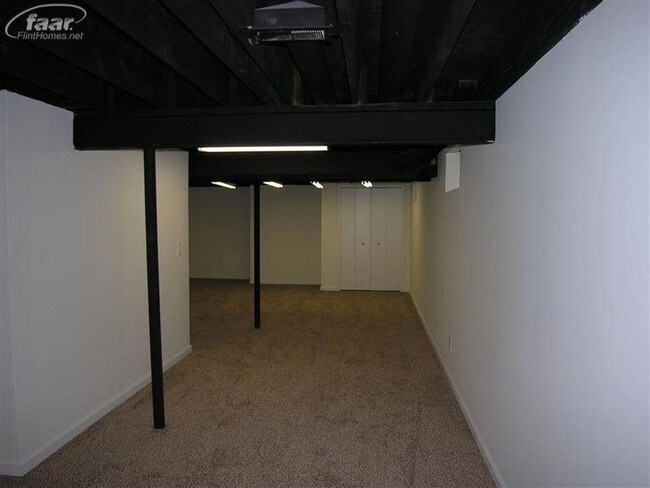 Building Photo - 5600 Continental Rd