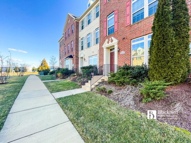 Building Photo - 3815 Hansberry Ct NE