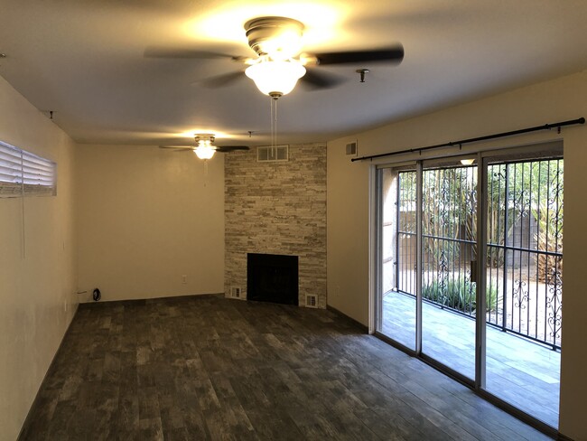 Foto del edificio - 2601 W Broadway Blvd