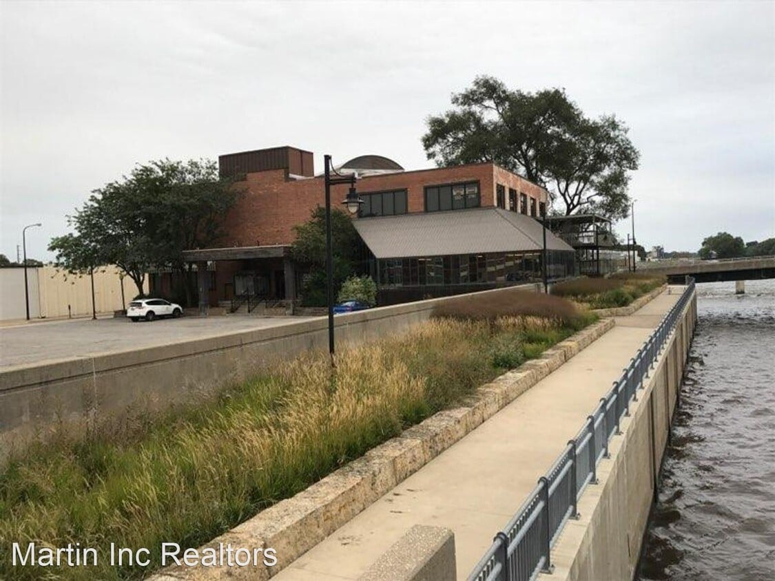 Primary Photo - 2 br, 1 bath House - 722 Water St #202