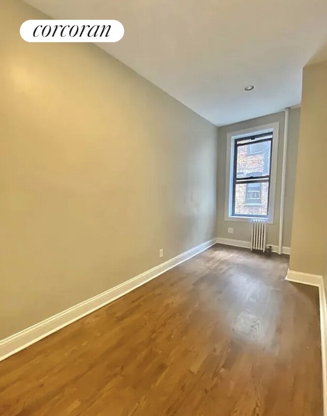 Building Photo - 413 E 70th St