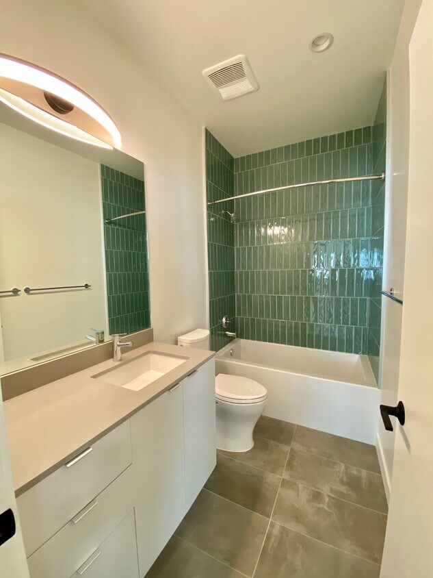 Foto principal - 5561 W Adams Blvd
