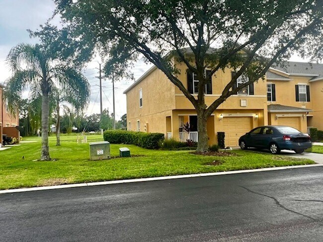 Photo - OVIEDO RENTAL! Welcome Home! NEW INTERIOR ...