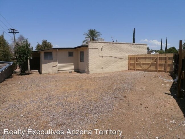 Building Photo - 3 br, 2 bath House - 6919 E Golf Links Cir