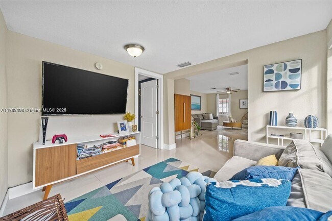 Foto del edificio - 4455 SW 10th St