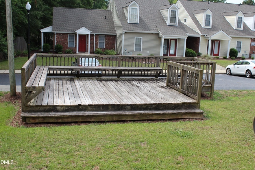 Building Photo - 324 Mae Byrd Rd