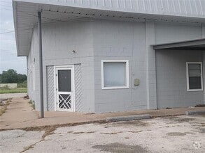 Building Photo - 402 Stephens St