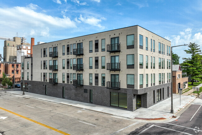 Building Photo - Silos Apartments