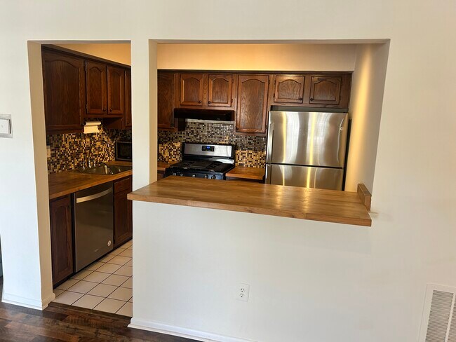 Building Photo - 106 Lassen Ct