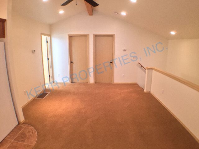Building Photo - FREE RENT! Charming 3-Bed Home with 1.5 Ba...