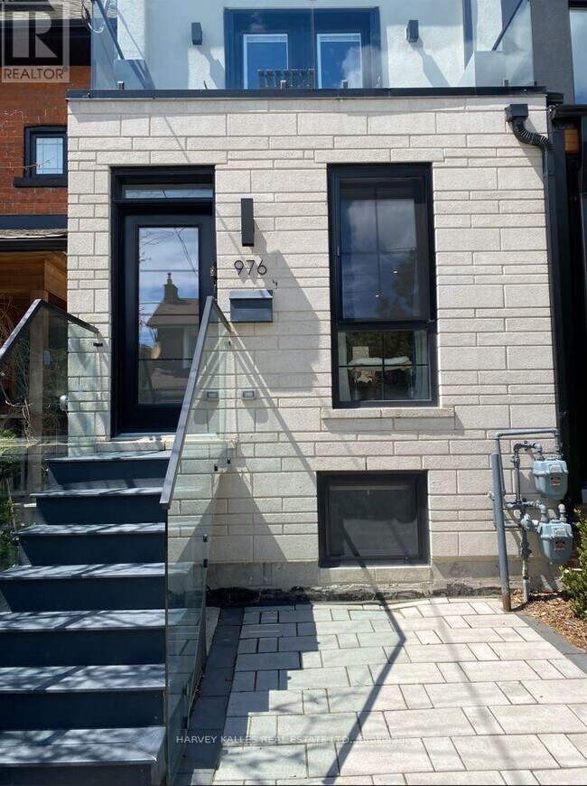 Photo du bâtiment - 976 Shaw St