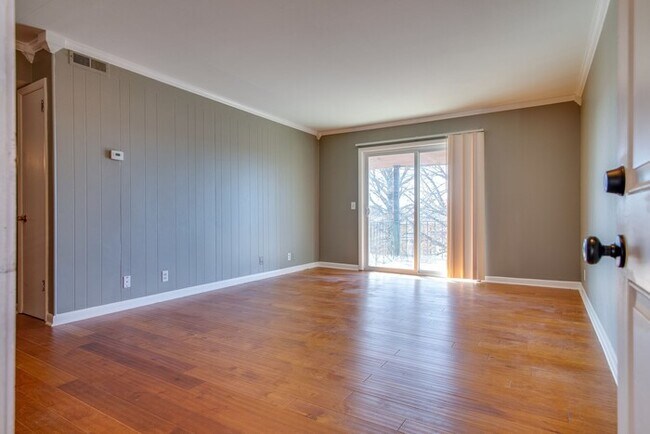Building Photo - MOVE IN READY NASHVILLE RENTAL!!