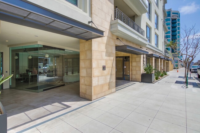 Building Photo - 2665 5th