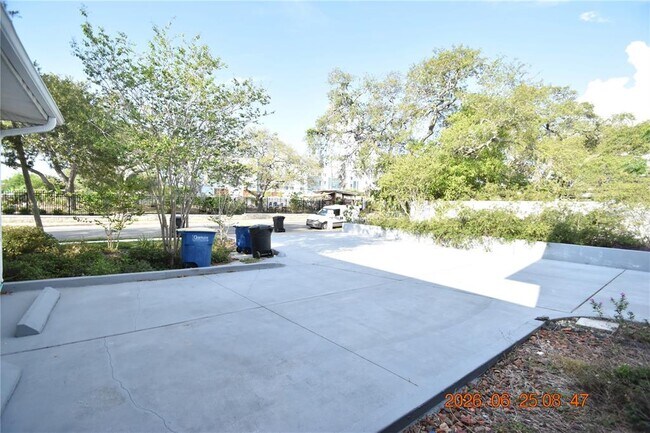 Foto del edificio - 1254 Grove St