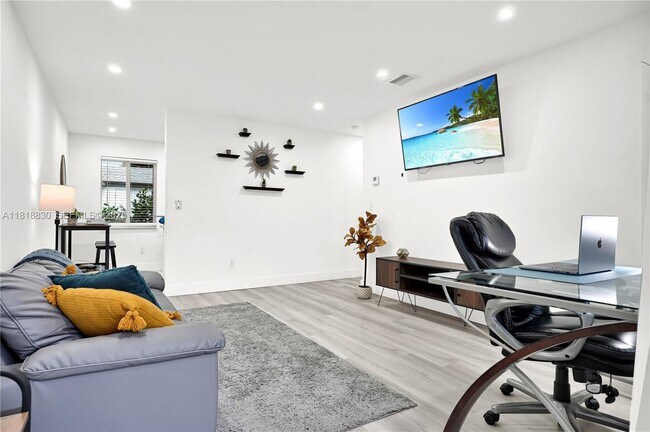 Foto del edificio - 300 NW 82nd Terrace