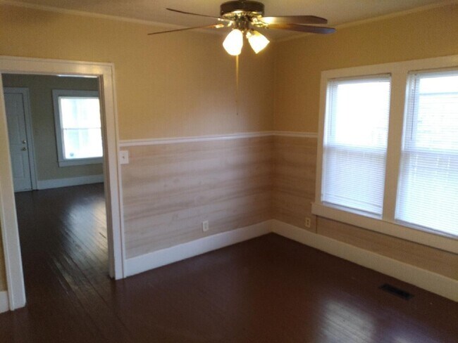 Foto del edificio - 943 Central-2