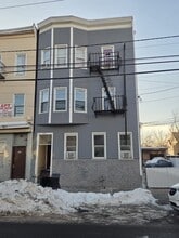 Building Photo - 107 Highland Ave