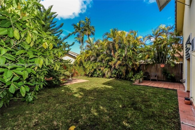 Building Photo - 2500 SW 113th Ct