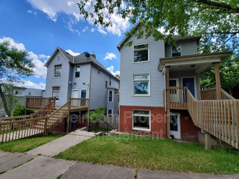 Primary Photo - 421 N 1st Ave W