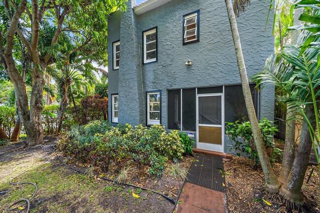 Building Photo - 600 Biscayne Dr