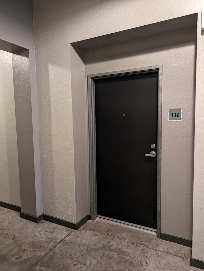Building Photo - Artisan Lofts Stunner