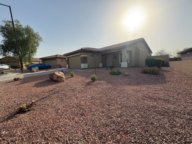 Foto del edificio - READY TO VIEW NOW! Gorgeous 3 Bed 2 Bath i...