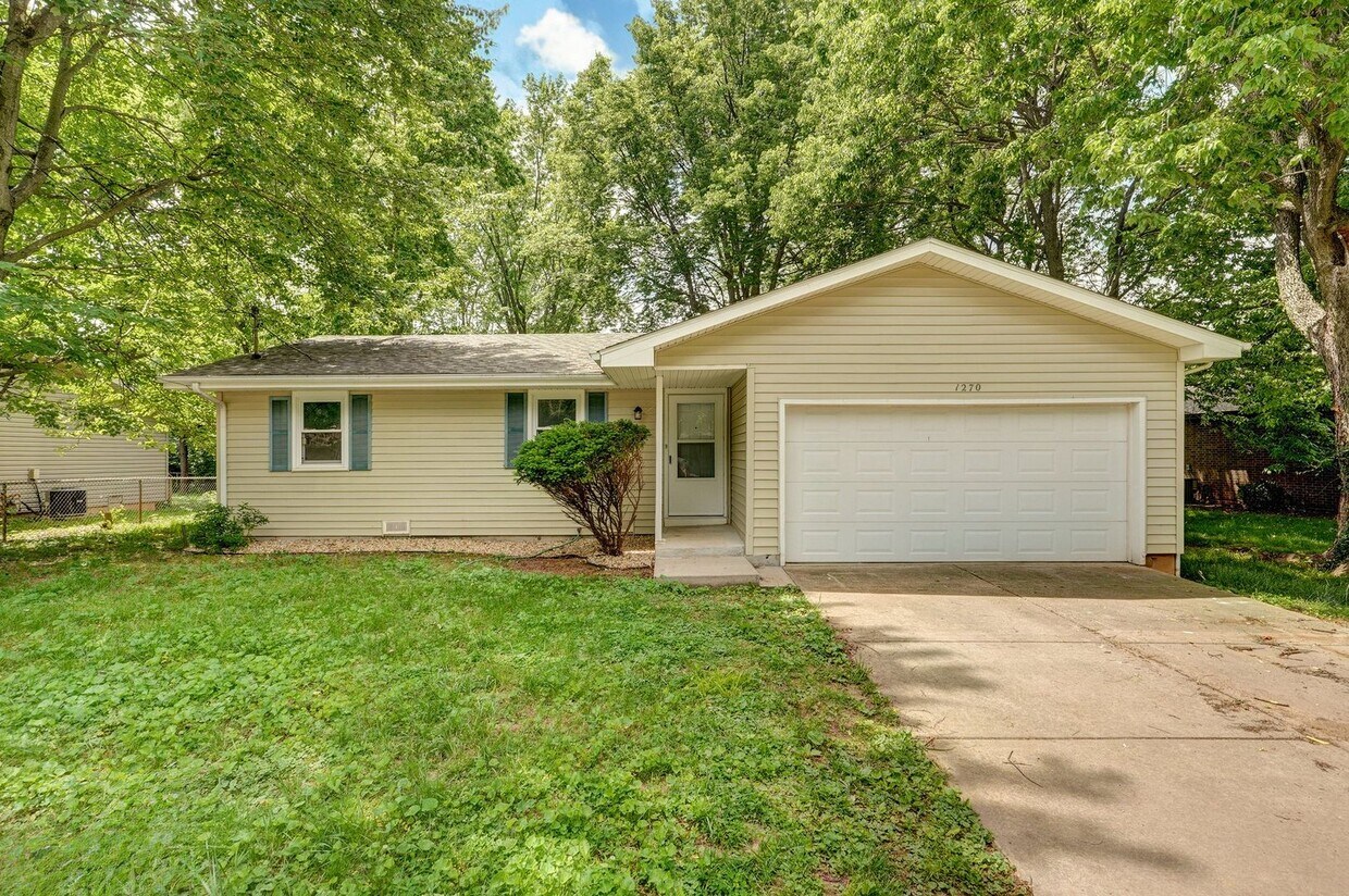 Foto principal - Charming 3 bedroom house in Springfield,MO!