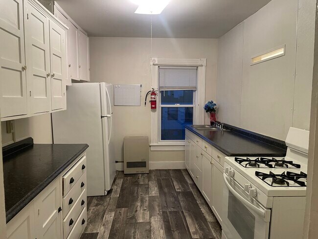 Kitchen - 286 Spring St