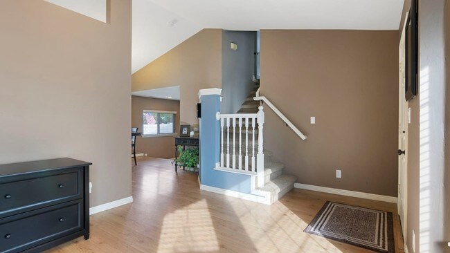 Building Photo - 1556 W 575 S