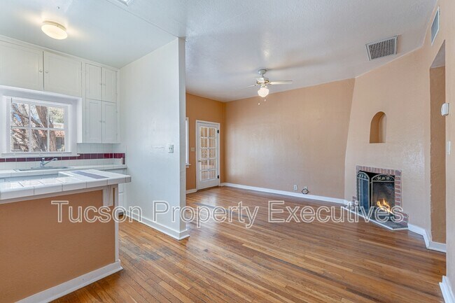 Foto del edificio - 1220 N Olsen Ave