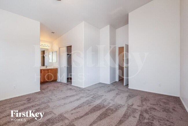 Foto del edificio - 17750 N White Horse Trail
