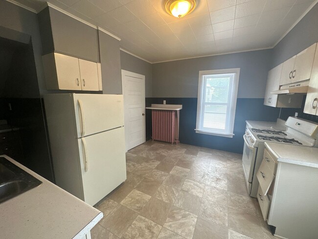 Building Photo - 418 Dunbar Ave
