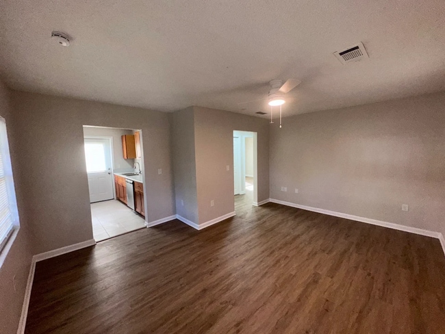 Building Photo - 207 South Ave SE