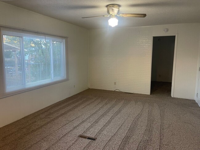 Building Photo - 3 Bedroom 2 Bath Single Wide Mobile in Lake Montezuma Contact Property Pros Property Management