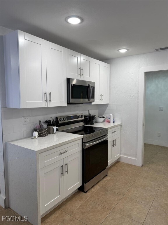 Foto del edificio - 1335 NE Pine Island Ln