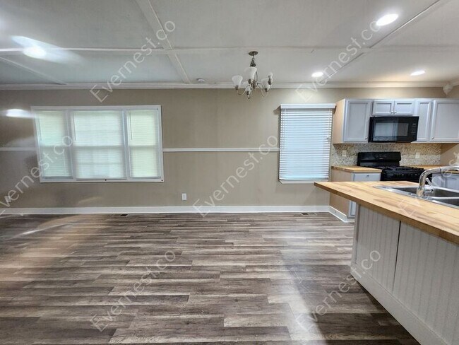 Building Photo - 2135 Jernigan Dr SE