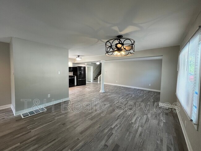 Building Photo - 5971 E Shimer Ave