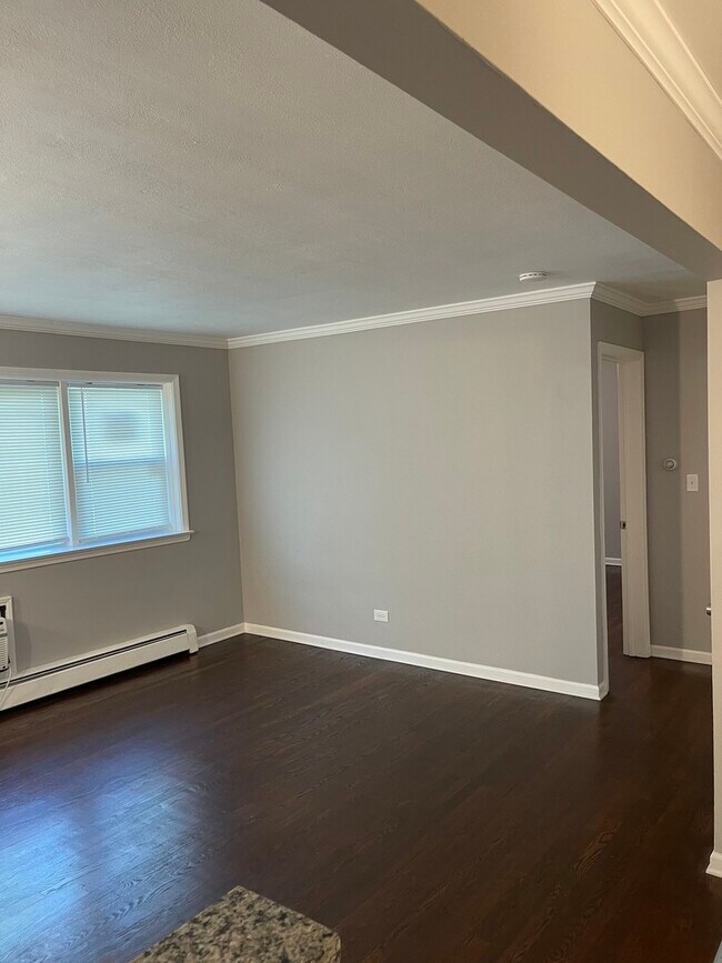 Building Photo - 342 Beach Ave