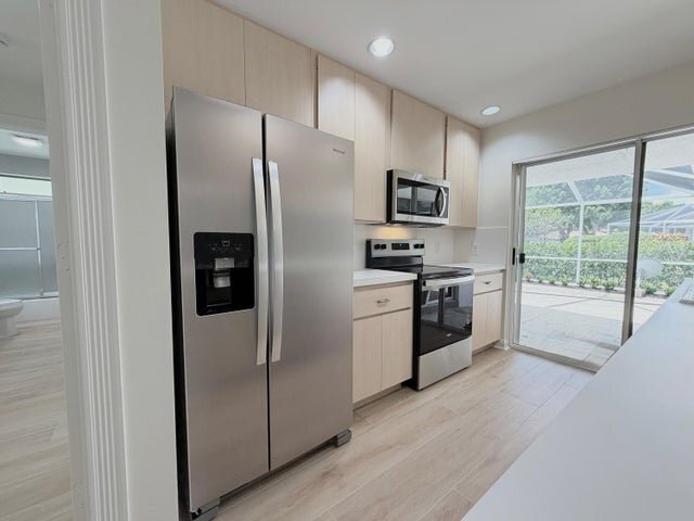 Building Photo - 6104 Red Oak Ct