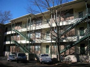 Building Photo - 2100 San Gabriel St