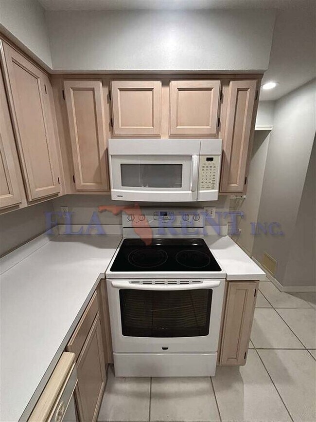 Foto del edificio - *  2Bed 2Bath with Bonus Room Golf Villa located in Winter Springs *