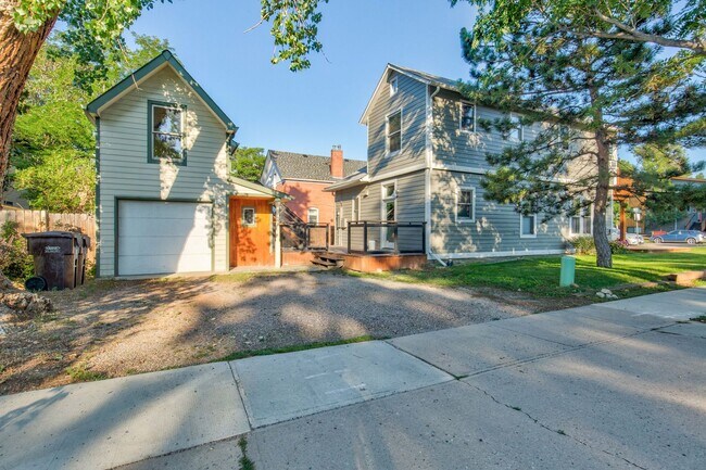 Building Photo - Gorgeous 3BD/2.5BA Downtown Boulder Home- Completely Renovated!