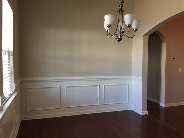 Foto del edificio - 1142 Moss Grove Dr