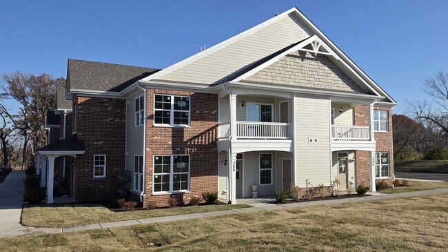 Foto del edificio - Douglas Fir-2Br/2Ba Rental Home-2nd Floor