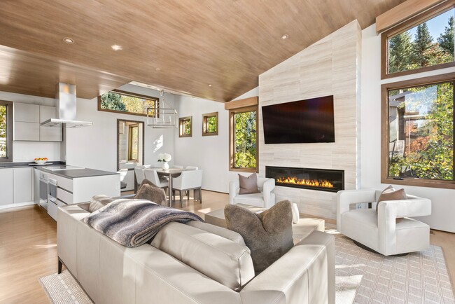 Building Photo - 522 Spruce St