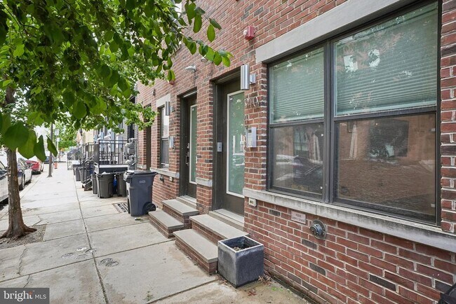 Foto del edificio - 970 N Marshall St