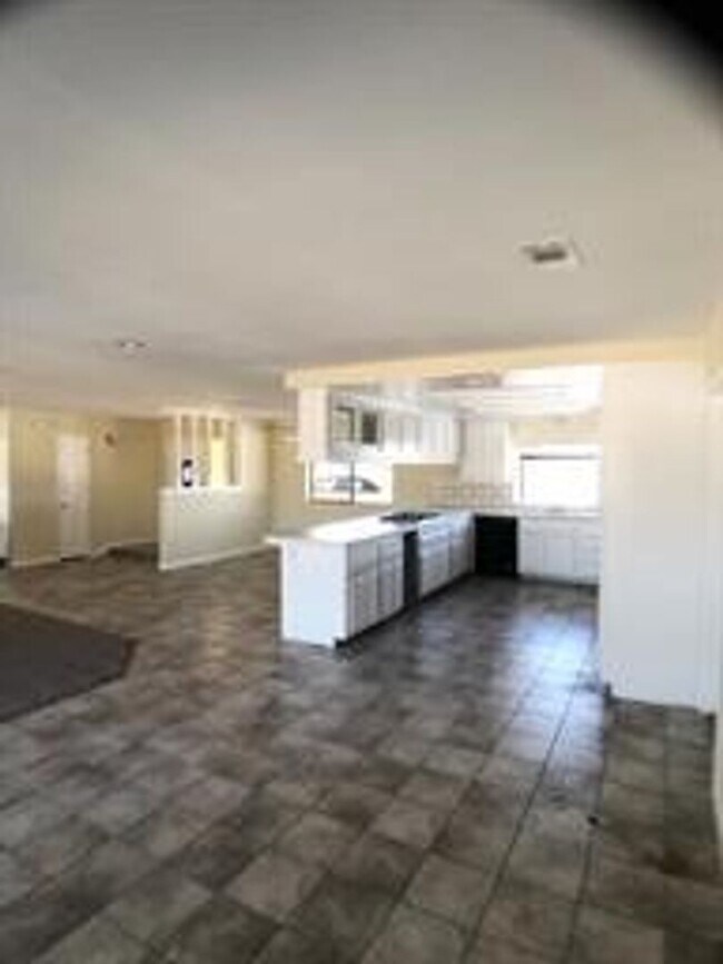 Foto del edificio - 21036 Pine Ridge Ave